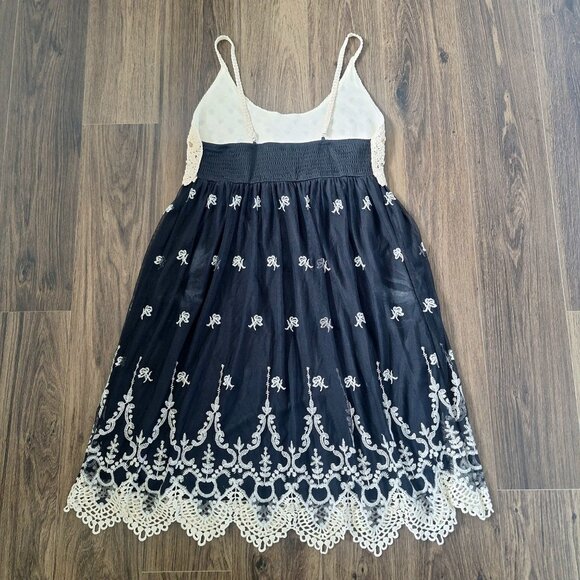 💙 Rebellion Y2K Babydoll Crochet Embroidered Dress Size M/L Cottage Vintage Rom - Picture 7 of 8